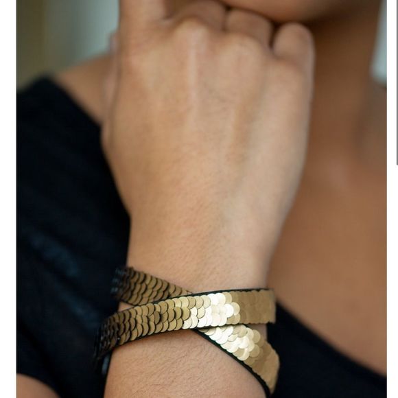 Black Sequins Urban Bracelet - Picture 3 of 5